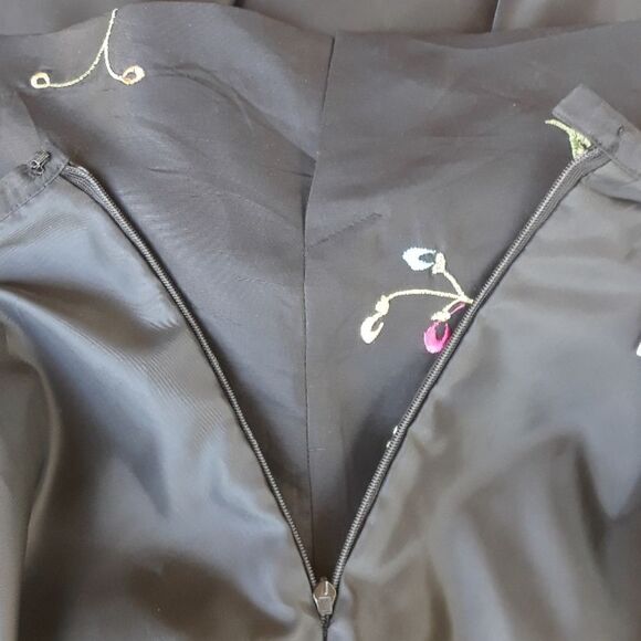 Vintage Allison Taylor Skirt Silk Mini Straight Floral Embroidered Black Size 12 - Picture 7 of 8